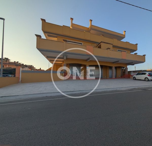 box auto in vendita a Pomezia
