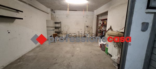box auto in vendita a Pomezia in zona Torvaianica