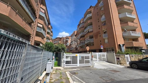 box auto in vendita a Pomezia