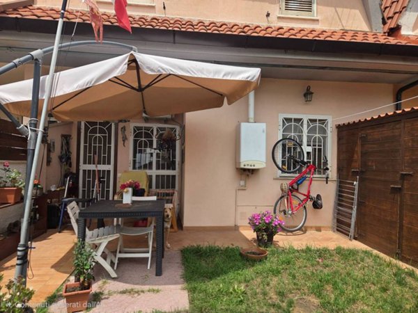 appartamento in vendita a Pomezia in zona Torvaianica