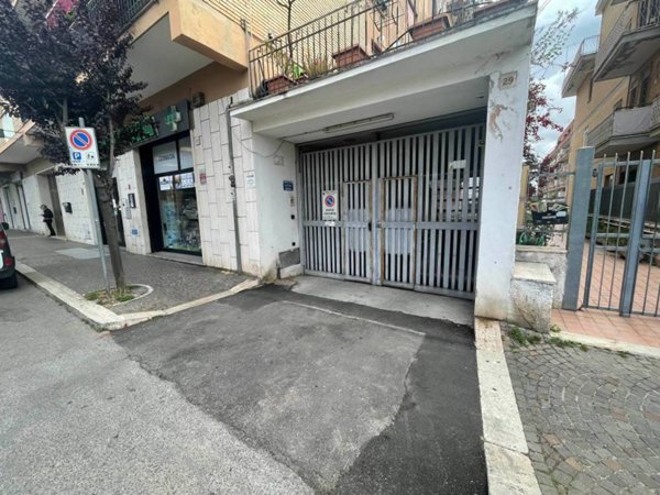 box auto in vendita a Pomezia in zona Campo Bello