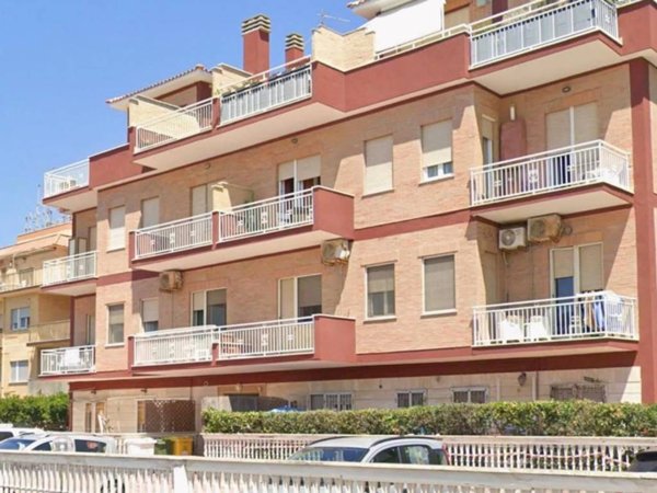 appartamento in vendita a Pomezia in zona Torvaianica