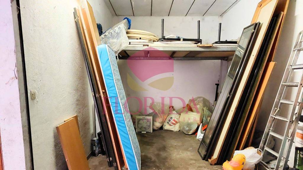box auto in vendita a Pomezia in zona Torvaianica