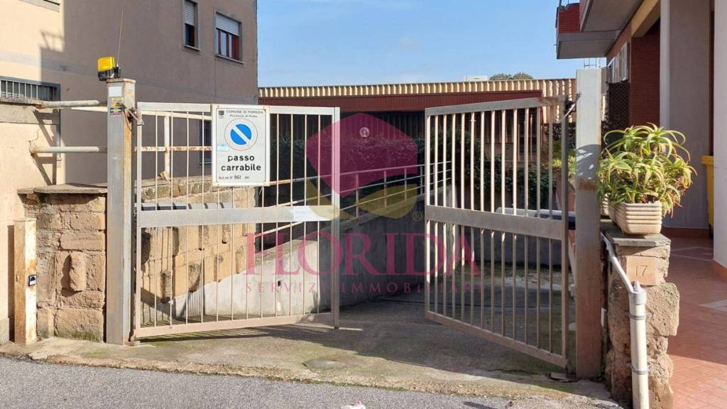 box auto in vendita a Pomezia in zona Torvaianica