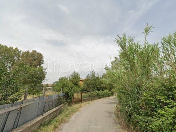 terreno in vendita a Pomezia in zona Campo Jemini