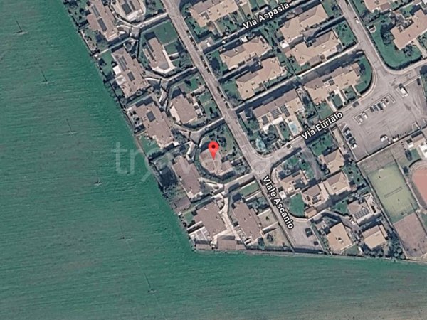 casa indipendente in vendita a Pomezia in zona Macchiozza