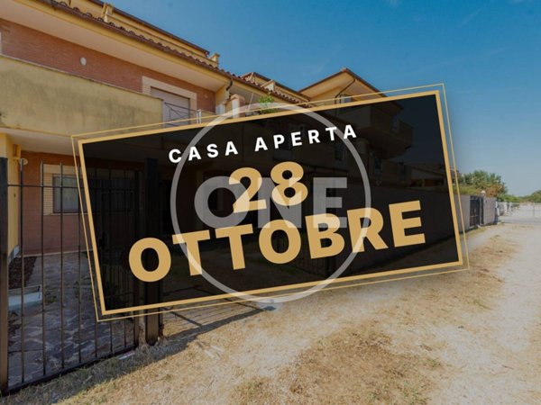appartamento in vendita a Pomezia in zona Torvaianica