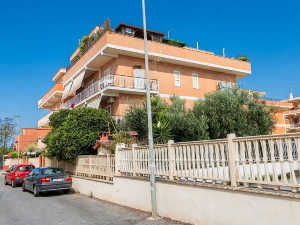 appartamento in vendita a Pomezia in zona Torvaianica