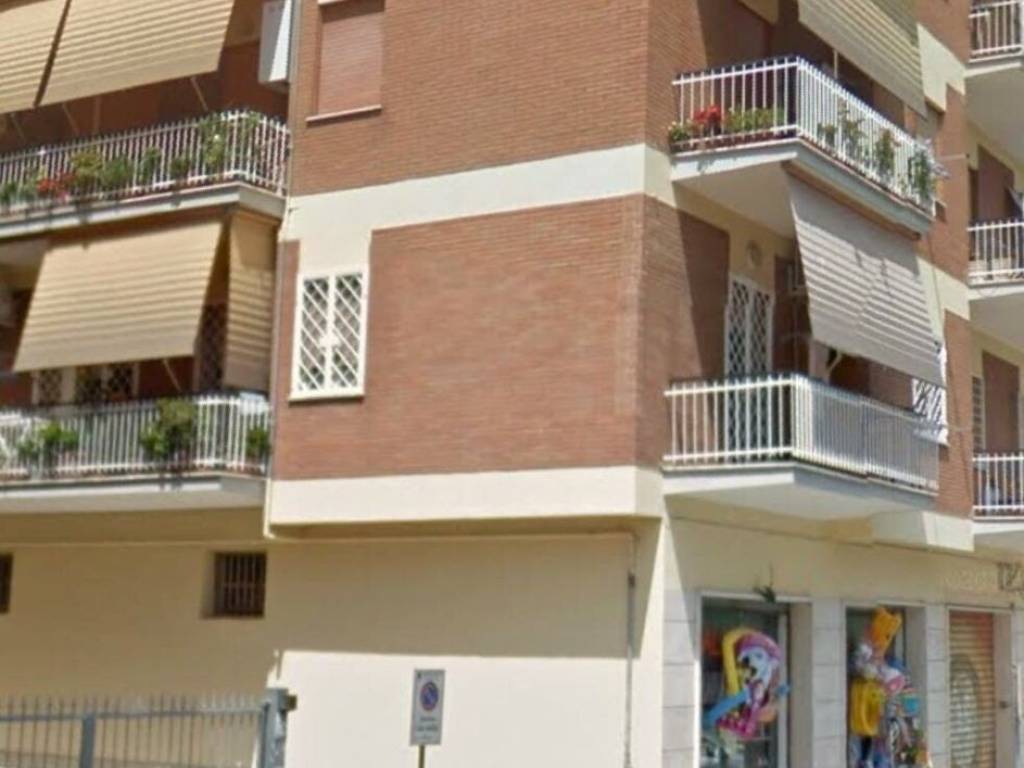 box auto in vendita a Pomezia