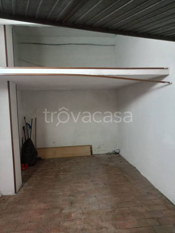 box auto in vendita a Pomezia in zona Campo Bello