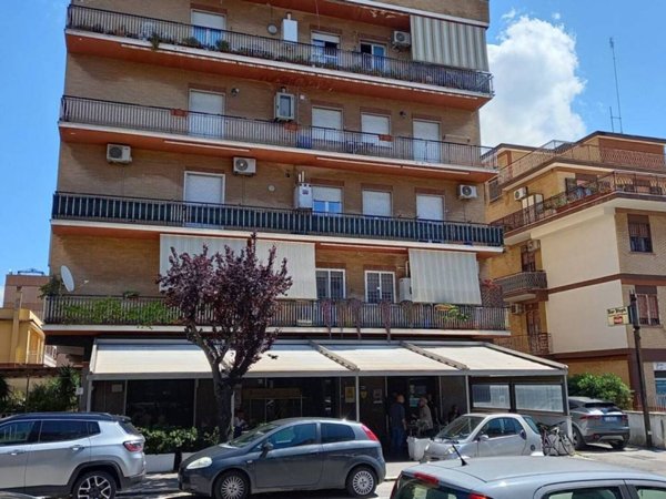 appartamento in vendita a Pomezia in zona Campo Bello