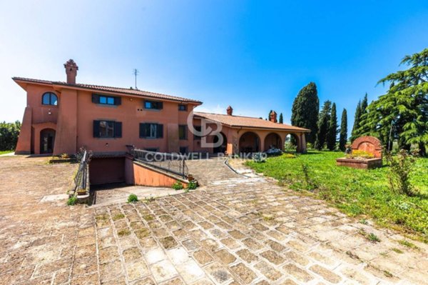 casa indipendente in vendita a Pomezia