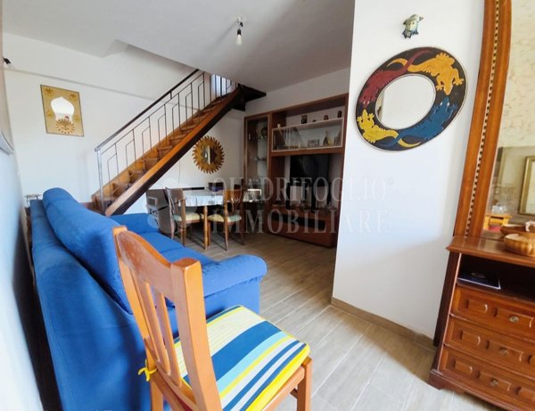 casa indipendente in vendita a Pomezia in zona Torvaianica