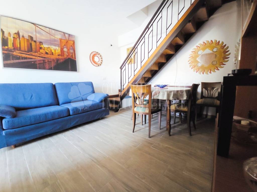 casa indipendente in vendita a Pomezia in zona Campo Selva