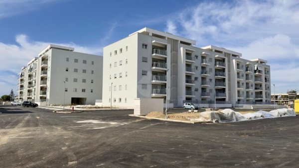 appartamento in vendita a Pomezia in zona Pratica di Mare