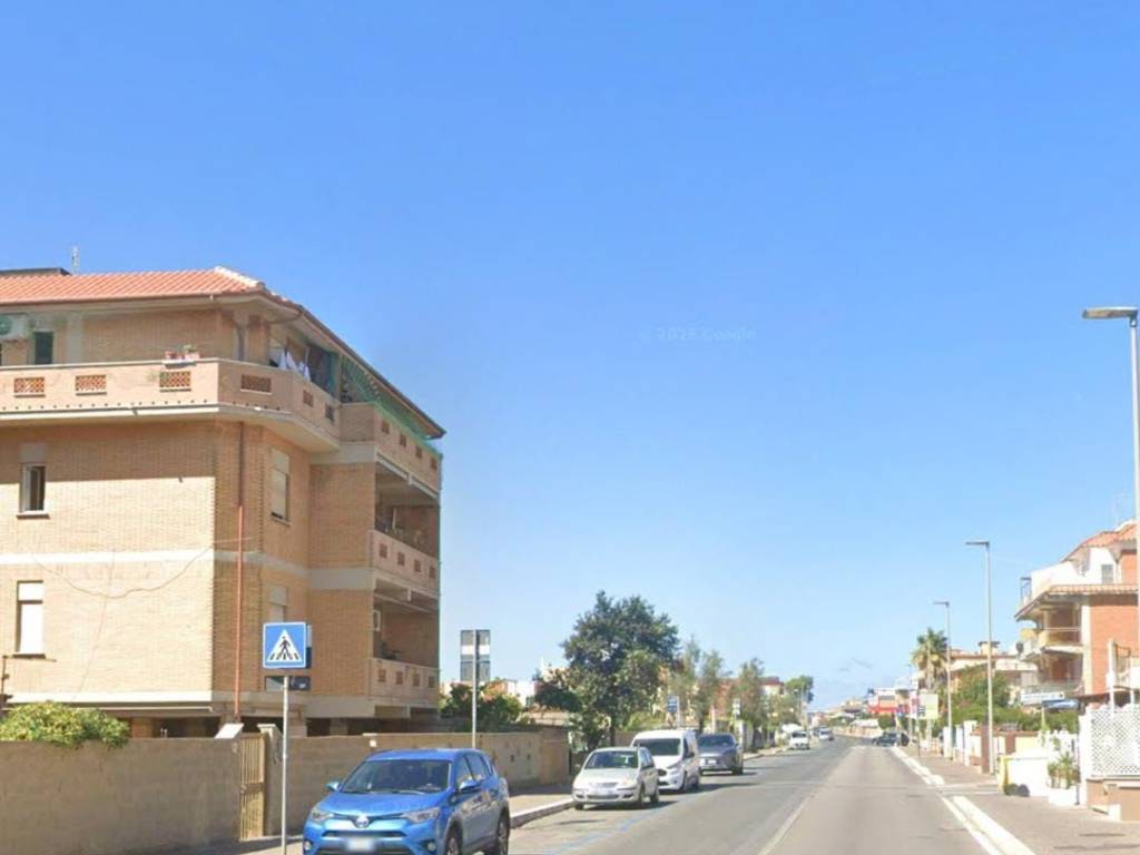 appartamento in vendita a Pomezia in zona Torvaianica