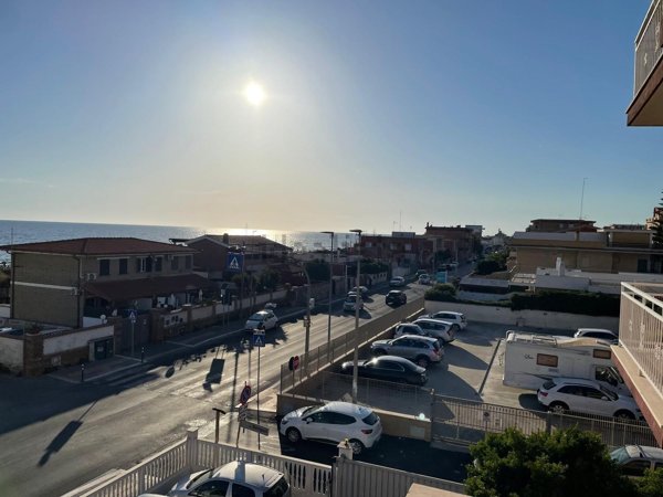appartamento in vendita a Pomezia in zona Torvaianica