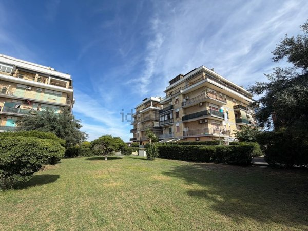 appartamento in vendita a Pomezia in zona Torvaianica