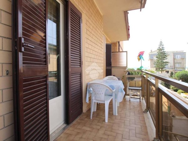 appartamento in vendita a Pomezia in zona Torvaianica