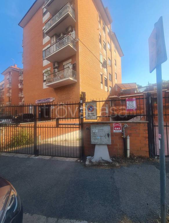 box auto in vendita a Pomezia