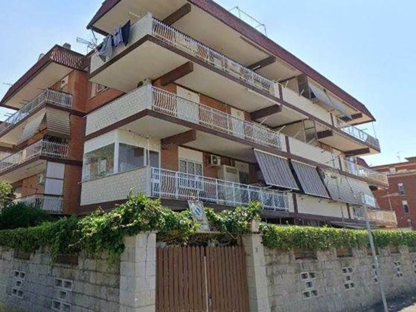 appartamento in vendita a Pomezia in zona Torvaianica
