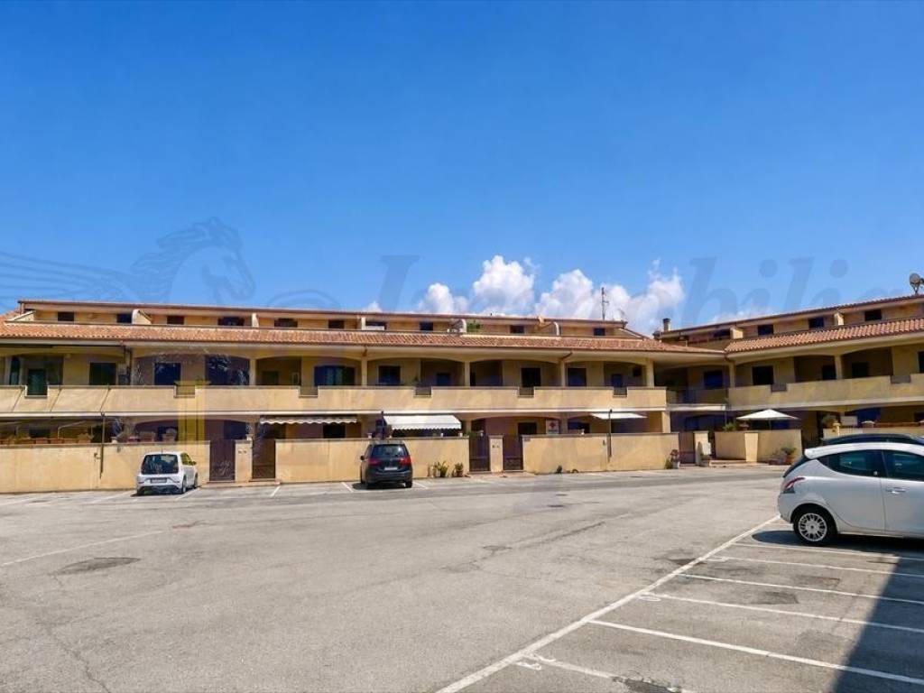 appartamento in vendita a Pomezia in zona Torvaianica