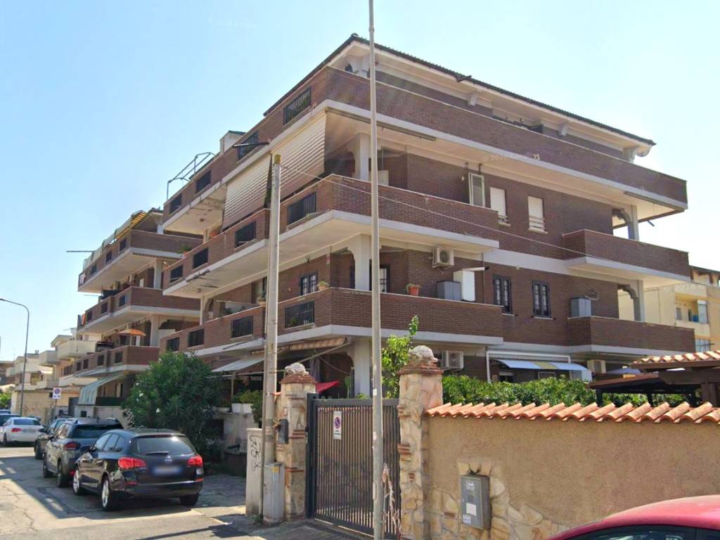 appartamento in vendita a Pomezia in zona Torvaianica