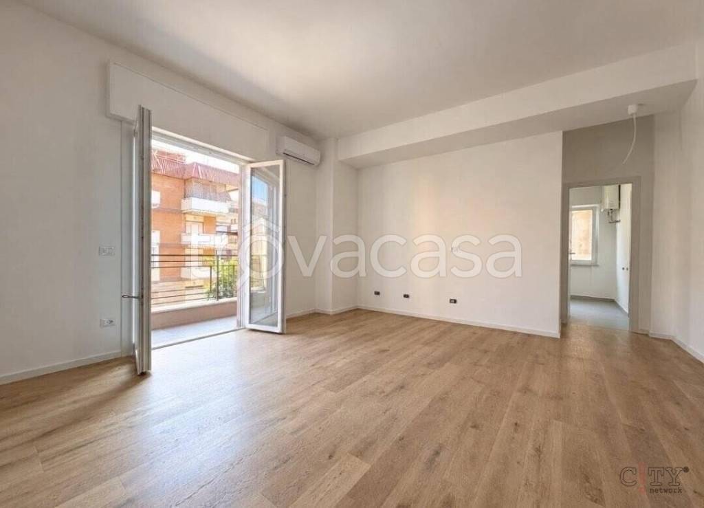 appartamento in vendita a Pomezia in zona Torvaianica
