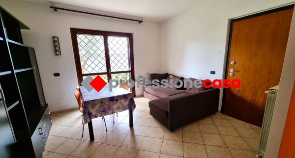 appartamento in vendita a Pomezia in zona Torvaianica