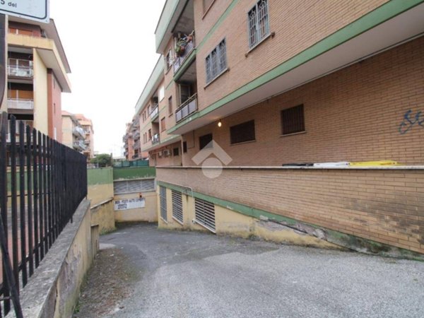 box auto in vendita a Pomezia