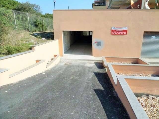 box auto in vendita a Pomezia