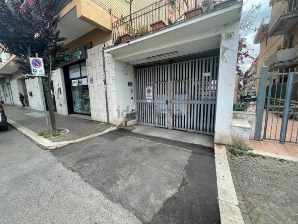 box auto in vendita a Pomezia in zona Campo Bello
