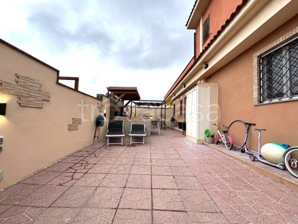 appartamento in vendita a Pomezia in zona Santa Procula