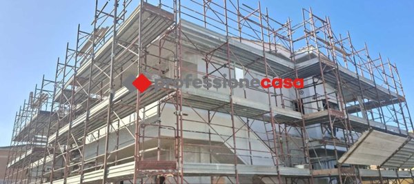 casa indipendente in vendita a Pomezia in zona Torvaianica Alta