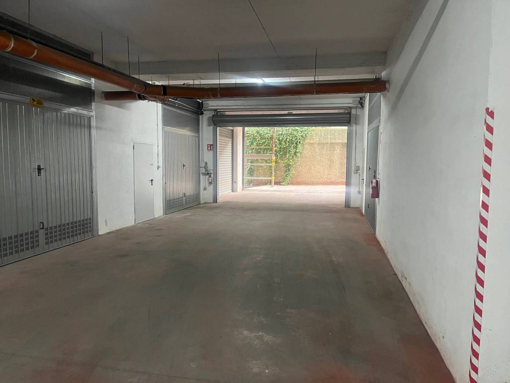 box auto in vendita a Pomezia