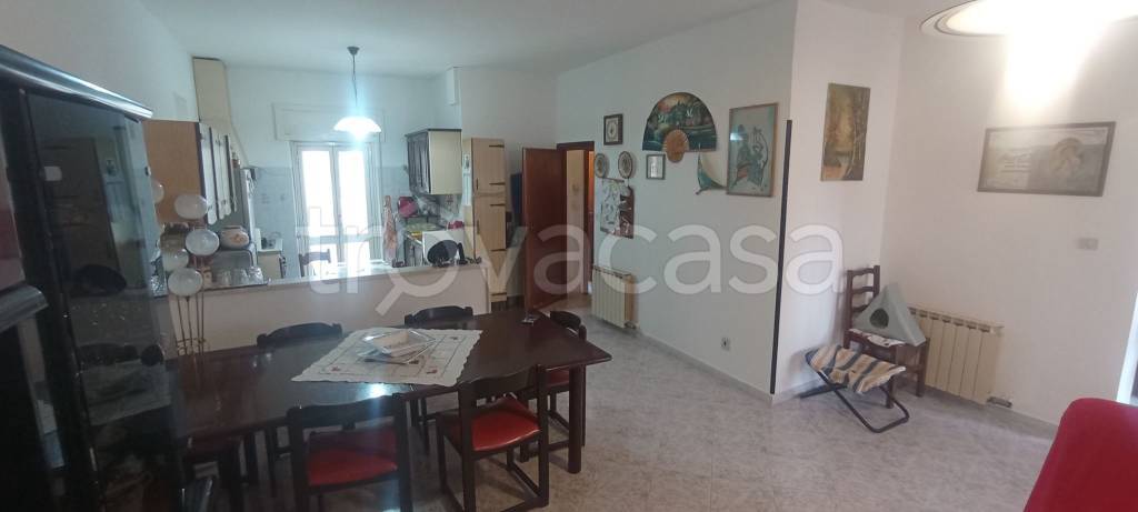 appartamento in vendita a Pomezia in zona Campo Bello