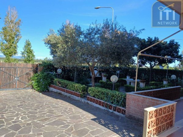 appartamento in vendita a Pomezia in zona Torvaianica