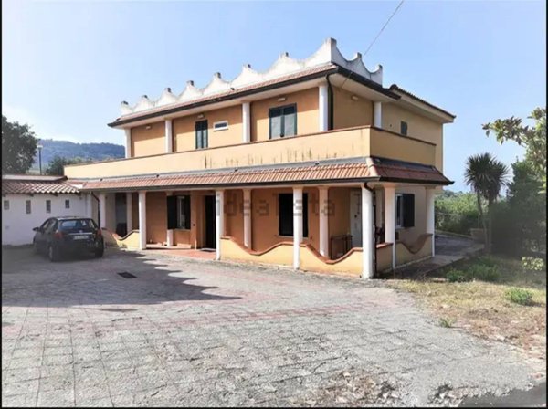 casa indipendente in vendita a Ponzano Romano