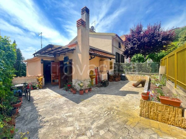 casa indipendente in vendita a Ponzano Romano