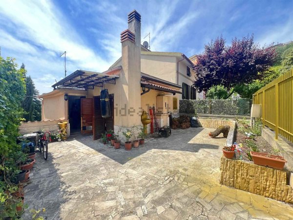 casa indipendente in vendita a Ponzano Romano