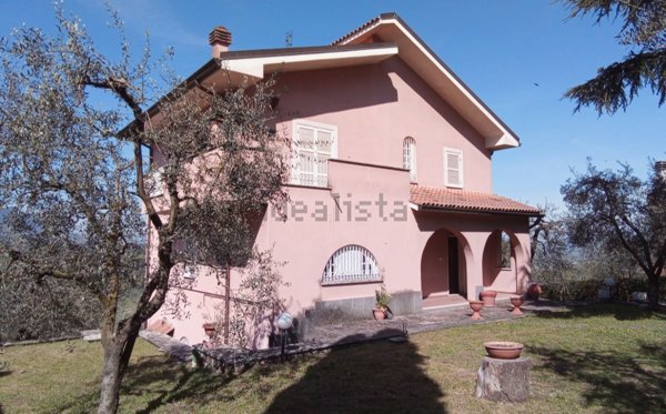 casa indipendente in vendita a Ponzano Romano