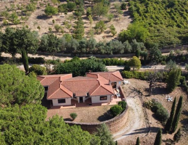 casa indipendente in vendita a Riano