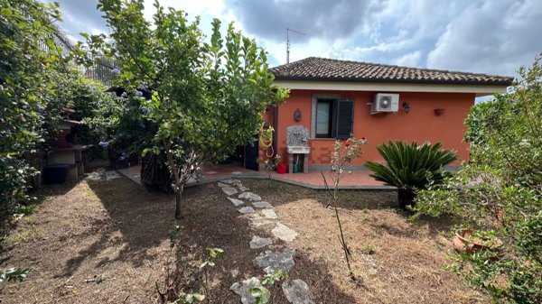 casa indipendente in vendita a Riano