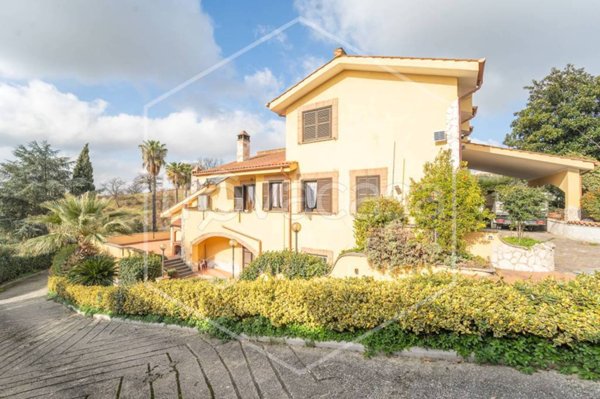 casa indipendente in vendita a Riano