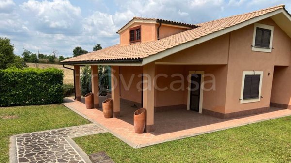 casa indipendente in vendita a Riano