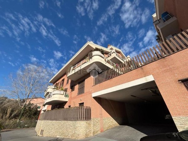 appartamento in vendita a Riano