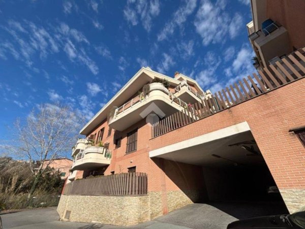 appartamento in vendita a Riano