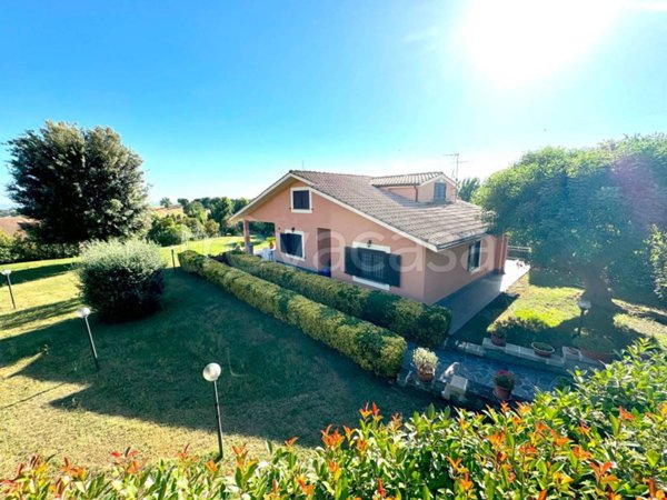casa indipendente in vendita a Riano