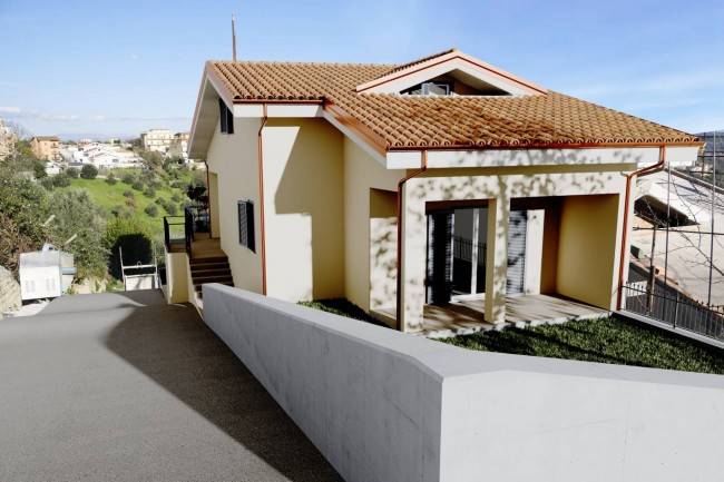 casa indipendente in vendita a Riano