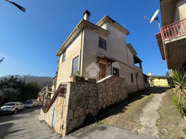 appartamento in vendita a Riano